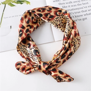 Women's Vintage Leopard Print Satin Scarf Elegant Silk Feeling Square Bandana Decorative Neck Scarf Fashion Head Accessory