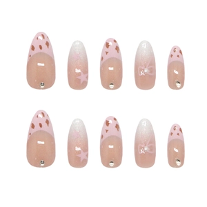 Set roze handgemaakte kunstnagels met cat-eye effect en een leuk panterprint decor