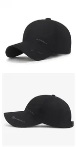Dettaglio vista laterale di un cappellino da baseball nero KAIRUI sportivo