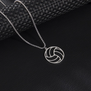 Collier en acier inoxydable avec un pendentif de volleyball ajouré au design rond