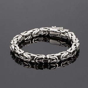 Poliertes silbernes Byzantinisches Kettenarmband mit V-Link-Design und Sicherheitsverschluss