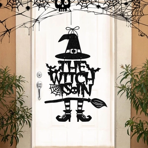 Décoration de porte Halloween avec silhouette de sorcière noire et texte The Witch Is In