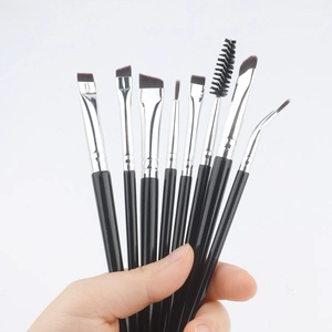 Professional 8-piece eye makeup brush set for eyeshadow and eyeliner with wooden handles