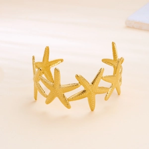 Creative golden starfish open bangle bracelet with metallic texture for beach vacation wear