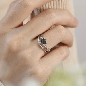 S925 sterling silver stacked ring set with heart black gemstone and wavy diamond band