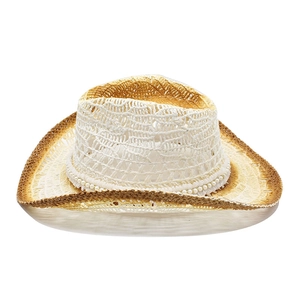 Detailansicht von Cowboy-Strohhut mit Perlenband und Farbverlauf an der Krempe