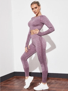 Détails de l'ensemble de yoga sans couture avec maille respirante aux manches et jambes