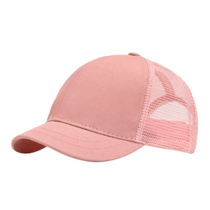 Cappellino da baseball rosa traspirante in rete con visiera corta per protezione solare