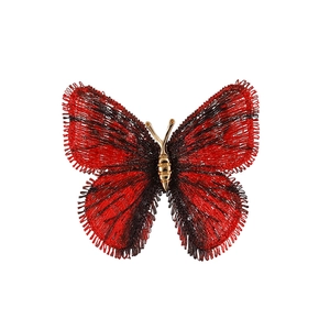 Broche papillon élégante à broderie dégradée avec des ailes rouges et du métal doré