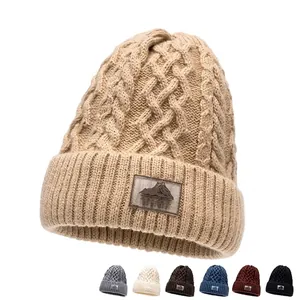 Winter gebreide muts met kabelpatroon, outdoor patch en omslag in diverse kleuren