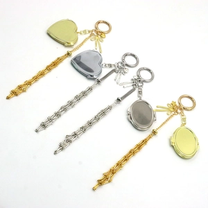 Détails de charms en maille dorée et argentée pour rouge à lèvres avec médaillon en cœur
