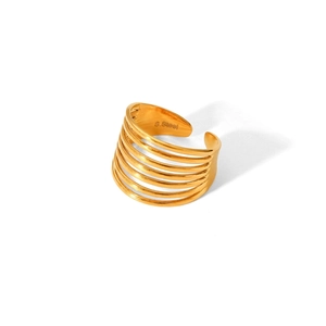 Detail view of gold plated stainless steel layered ring with size and weight specs