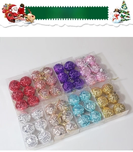 Dettaglio di palline di Natale da 4 cm con trama intrecciata in otto colori metallici