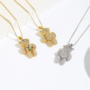 Collane con ciondolo a forma di orso hip hop in oro e argento con scintillanti zirconi