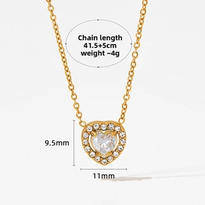 Detailed view of gold heart pendant with dimensions 11mm x 9.5mm and 41.5+5cm chain