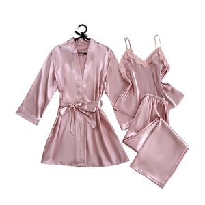 Ensemble de pyjama 3 pièces en satin rose avec peignoir en dentelle et pantalon femme