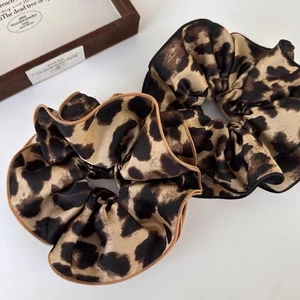 Leopard Print Scrunchie Satin Vintage Large Hair Tie Elastic Ponytail Holder For Women Girls Hair Accessories Party Daily Use