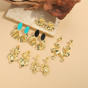 Vintage Geometric Copper Maple Leaf Drop Earrings For Women Gold Enamel Wavy Leaf Dangle Earrings Fashion Jewelry Gift