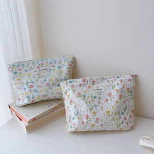 Floral cotton makeup bag with 'Simple Wish' tag and large capacity storage design