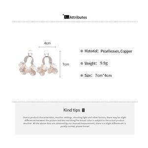 Detailed specs of U-shaped tassel earrings made of pearl leaves and copper materials