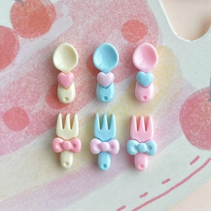 Mini resin heart fork and spoon DIY accessories in pink, beige, and light blue colors