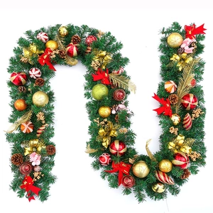 Guirlande De Noël Rotin Artificiel Pin Vert Avec Boules Décoratives Fleurs Pommes De Pin Nœuds Pour Décoration De Maison Et Centre Commercial