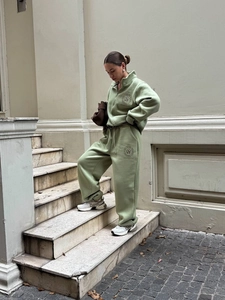 Women's light green leisure tracksuit with zip sweatshirt and high waist joggers