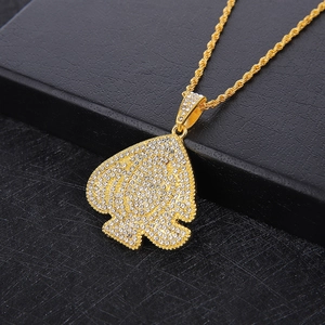 Ciondolo a cuore in oro stile hip hop con strass lucidi su catena a corda ritorta