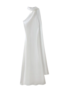 Robe licou élégante en satin blanc avec détail drapé sur le côté et silhouette minimaliste