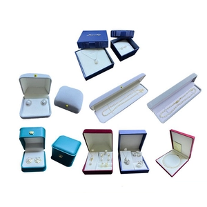 Detailed view of jewelry gift boxes for necklaces and rings in velvet and leather finishes