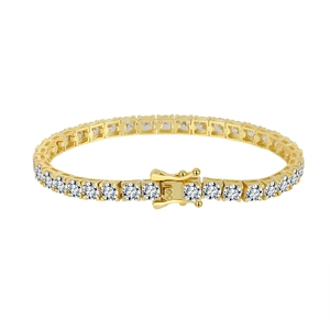 Bracelet tennis en or classique avec zircons cubiques brillants et fermoir boîte sur blanc
