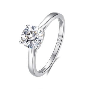 Classic S925 sterling silver solitaire ring with a round brilliant cut moissanite stone