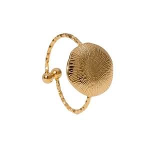 Minimalist geometric gold-plated stainless steel ring with textured round disc