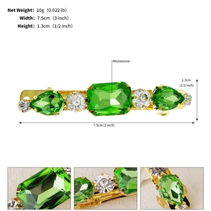 Detailed size specifications of the green rhinestone luxury bow hair clip in 7.5cm width