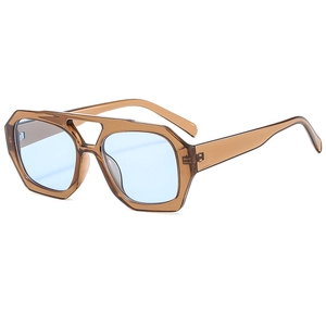 Lunettes de soleil aviateur tendance avec monture géométrique marron et verres teintés bleus