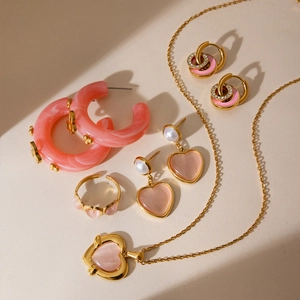 Pink resin and marble jewelry set with 18K gold stainless steel heart earrings and ring