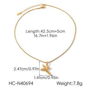 Gedetailleerde afmetingen van 18k gouden fee hanger ketting met fonkelende steen