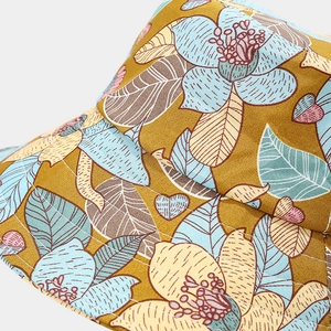 Outdoor sun hat for women with floral print and breathable neck protection mask