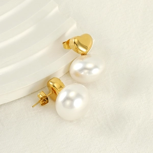 French vintage gold plated stainless steel heart stud earrings with white pearls