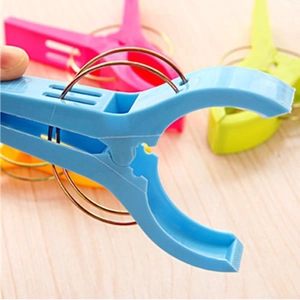 Windproof large plastic clips for quilts and blankets with heavy duty metal springs