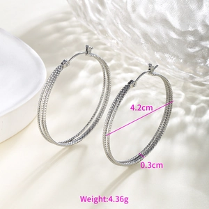 Detailed view of silver chain texture hoop earrings with 4.2cm diameter and 4.36g weight