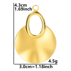 Detailed size and weight specs for a gold geometric stainless steel round pendant charm
