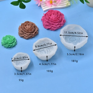 Tre stampi in silicone a forma di peonia per sapone e candele fai-da-te di varie dimensioni