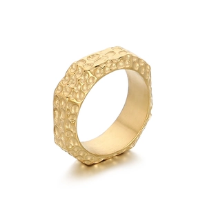 Men's vintage golden stainless steel ring with a hammered texture and brushed inner finish