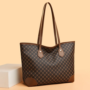 Retro large capacity tote bag with vintage geometric pattern for women's daily commute