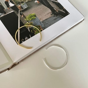 Minimalist S925 sterling silver geometric open bangle in gold and silver finish