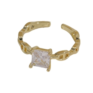 14K gold plated geometric ring with square zircon stone and chain link hollow design