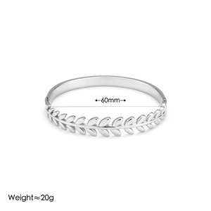 Silver leaf engraved bangle in stainless steel with 60mm diameter and 20g weight