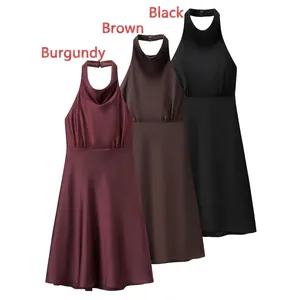 Elegantes Neckholder-Satinkleid kurz in den Farben Weinrot, Braun und Schwarz erhältlich