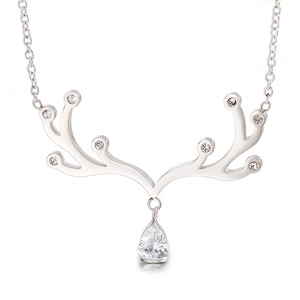 Collier élégant en forme de bois de cerf argenté avec zircons et pendentif goutte d'eau